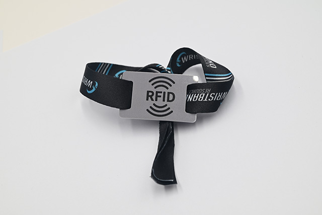 校園卡不僅有統一的布局，還有個性化的定制